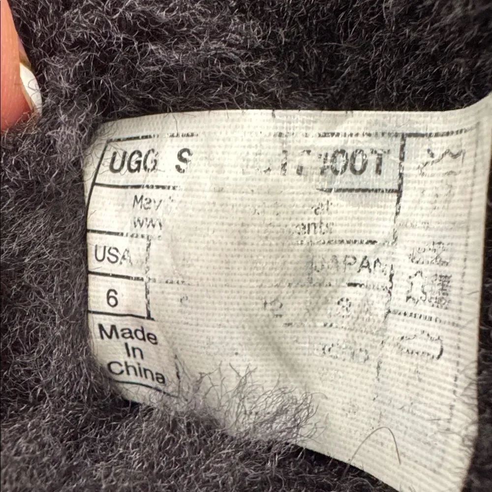 UGG Black Baby Infant Cozy Shearling Boots Casual Winter Booties Size 6